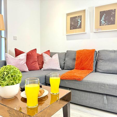 Hazel 1-Bedroom Cousy Flat, Parking, Wifi, Prime Location, Close To Blenheim Palace & Oxford Kidlington Exterior foto