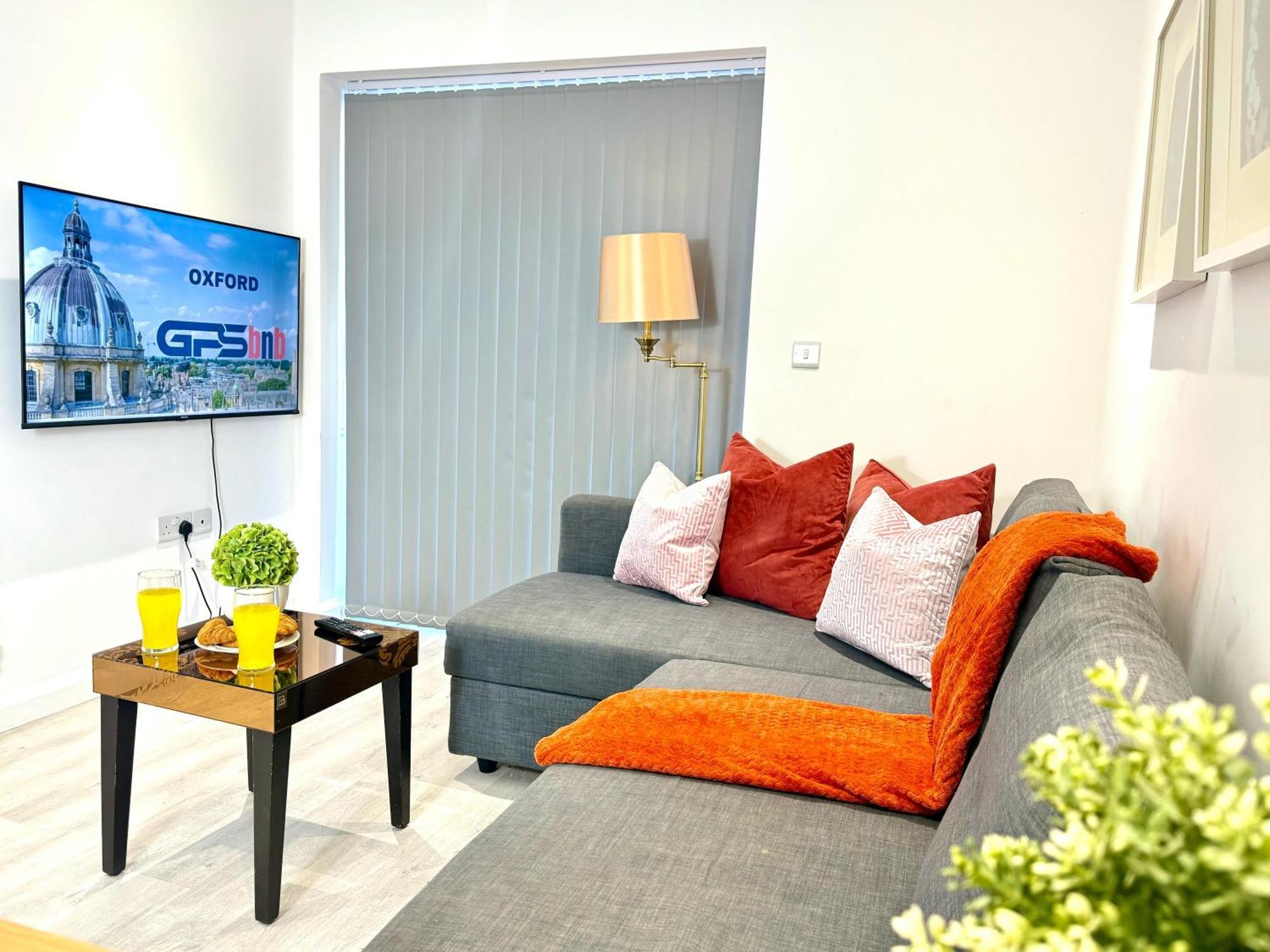 Hazel 1-Bedroom Cousy Flat, Parking, Wifi, Prime Location, Close To Blenheim Palace & Oxford Kidlington Exterior foto